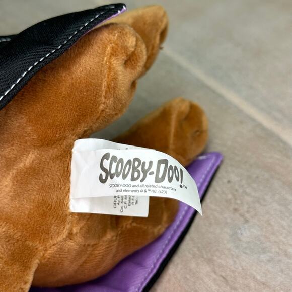 Scooby Doo Vampire Halloween 8" Plush Stuffed Dog in Black Purple Cape Raz NEW - Picture 11 of 14